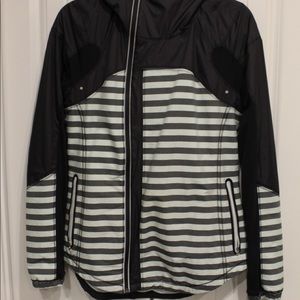 Lululemon light jacket size 6